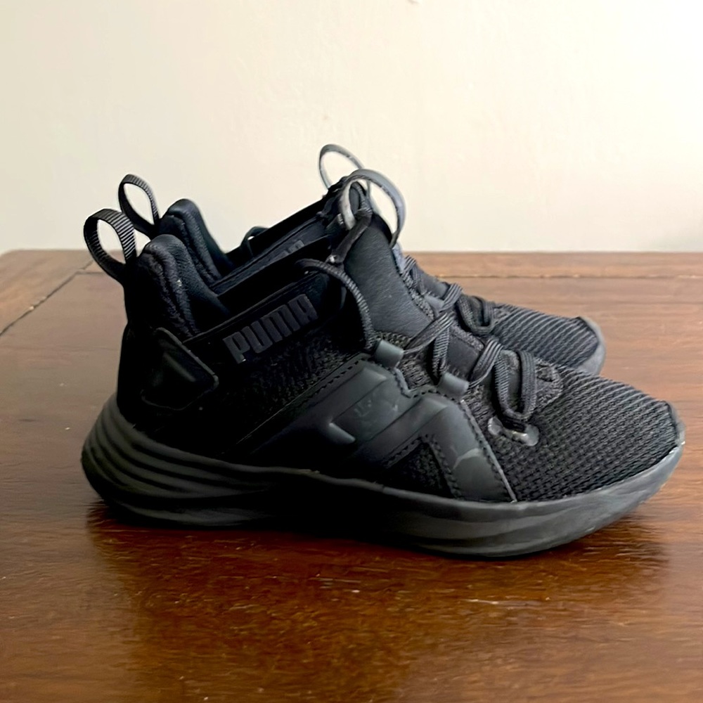 Puma tennis shoes